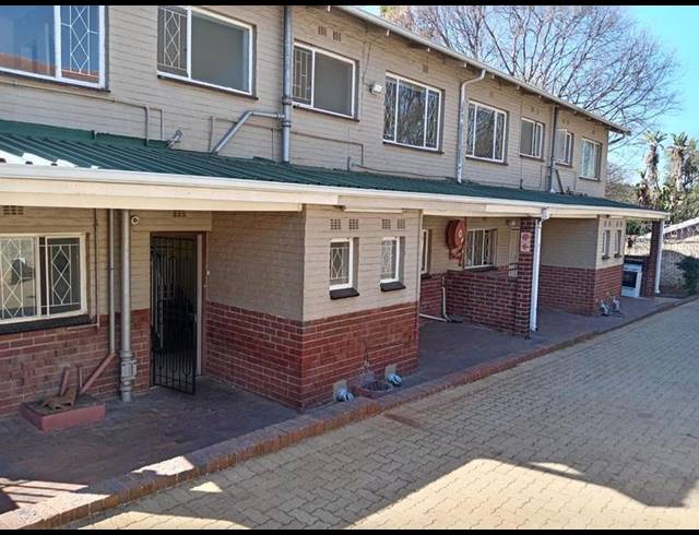 2 BEDROOM PROPERTY TO RENT IN WINDSOR WEST